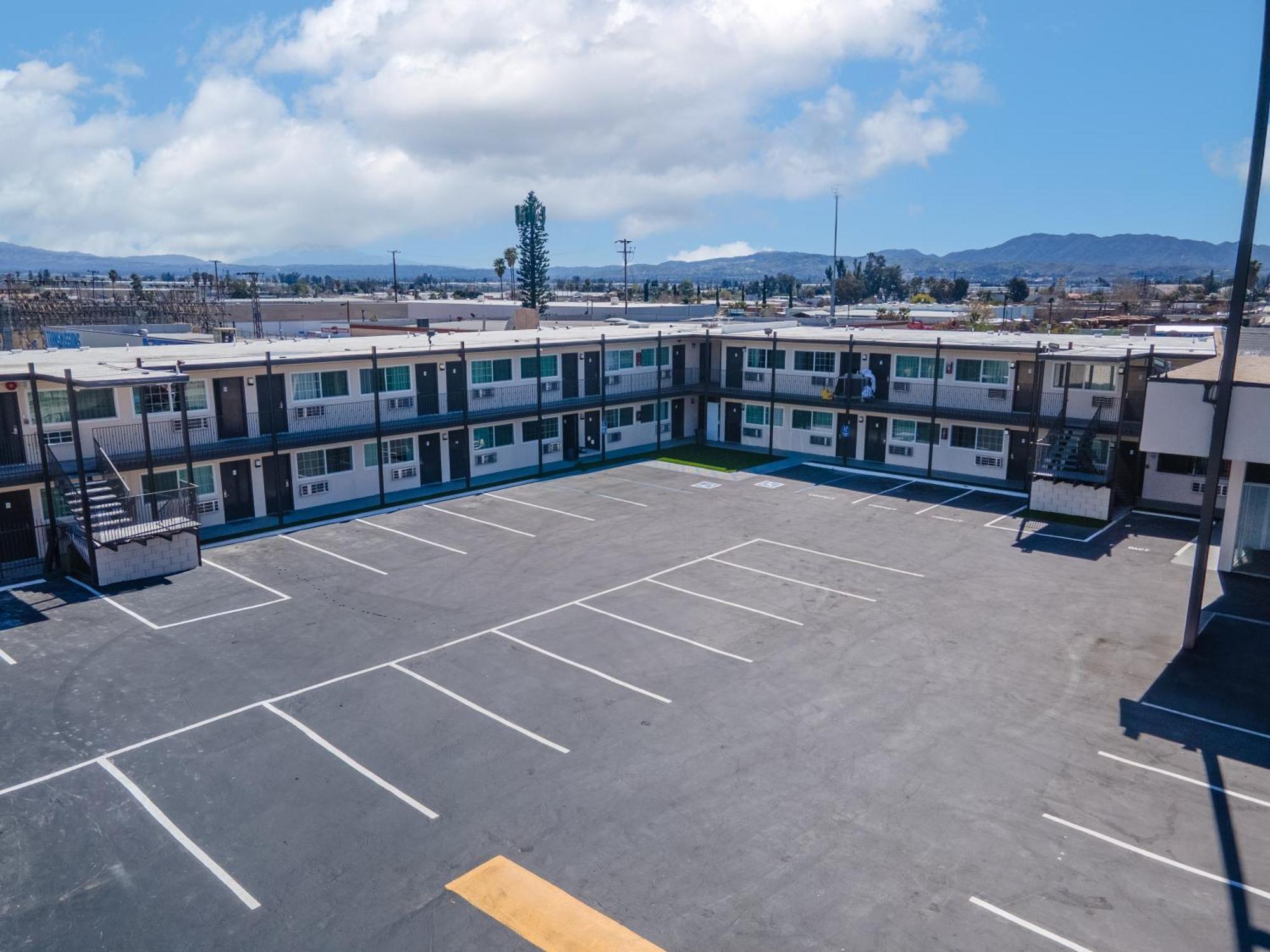 Inland Inn & Suites San Bernardino Ngoại thất bức ảnh